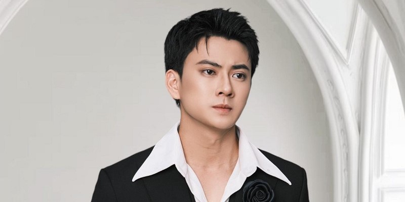 Anh đã từng bước phát triển nền tảng vững mạnh